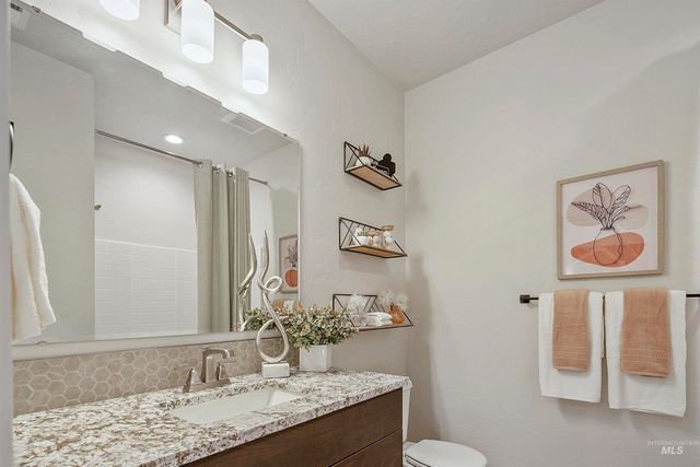 7735 E Meriwether Dr, Nampa, ID 83687