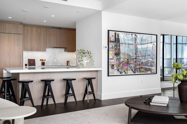 430 Stuart St 27D, Boston, MA 02116