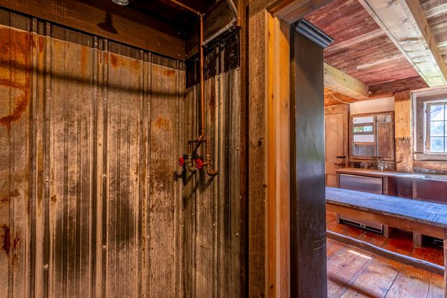 879 River Road, Manchester, VT 05255