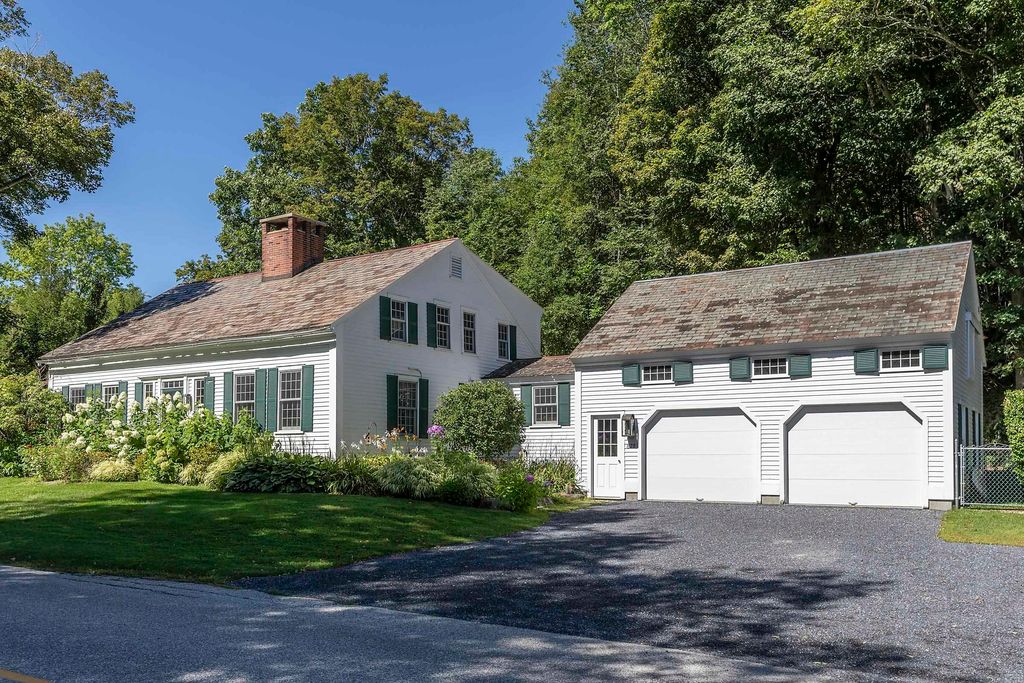 879 River Road, Manchester, VT 05255