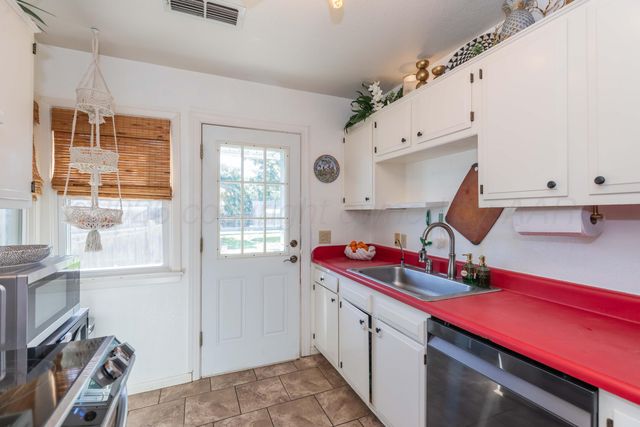 3101 S MONROE Street, Amarillo, TX 79109