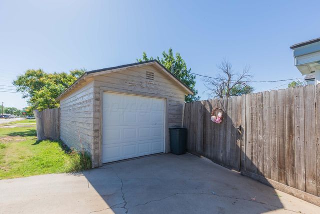 3101 S MONROE Street, Amarillo, TX 79109