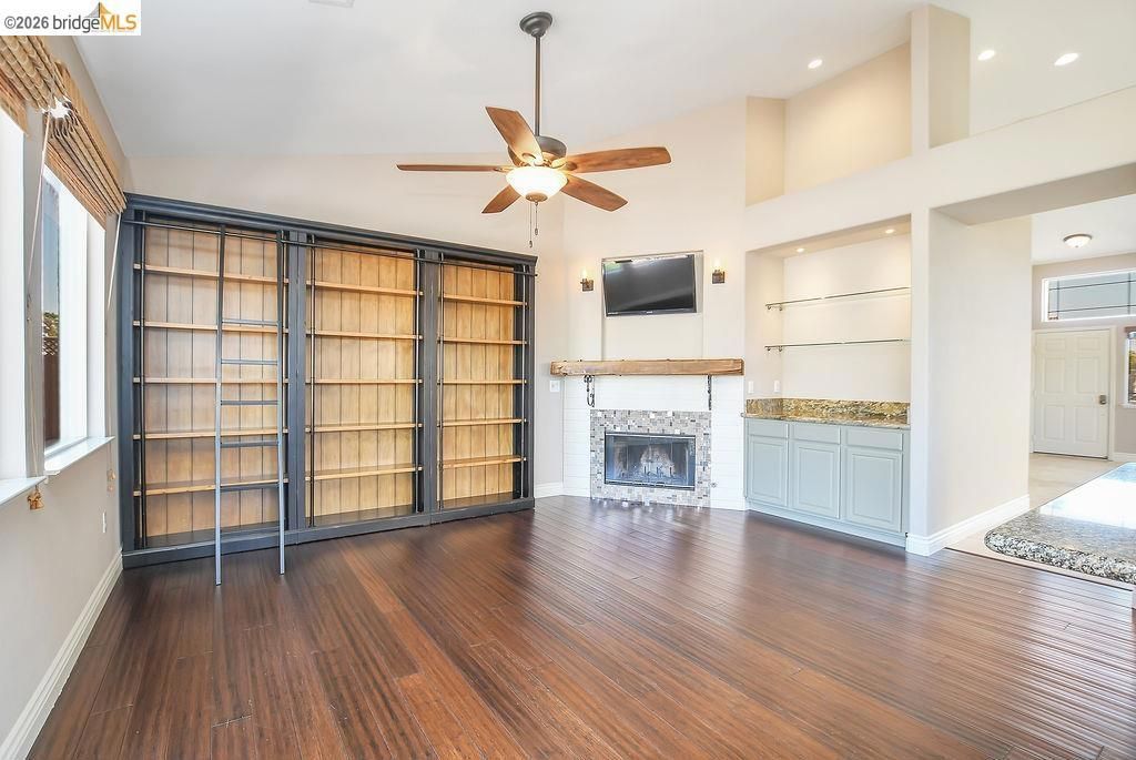 Image 15 of property listing at 4464 Cove Ln, Discovery Bay, CA 94505