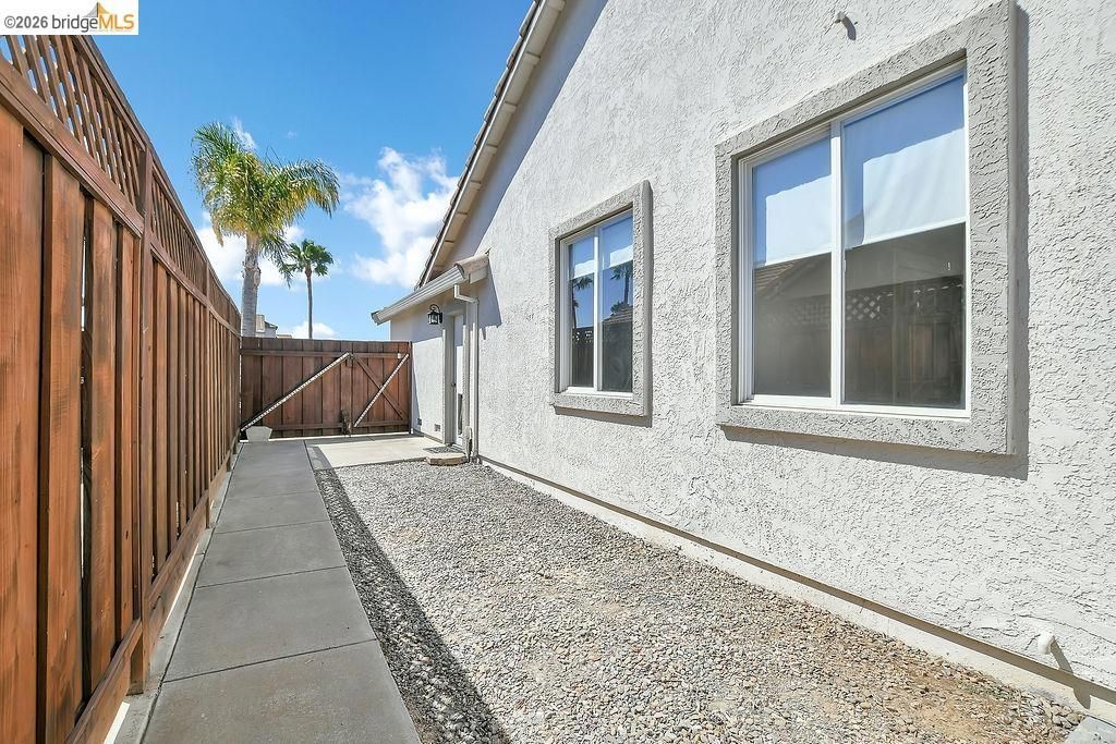 Image 39 of property listing at 4464 Cove Ln, Discovery Bay, CA 94505