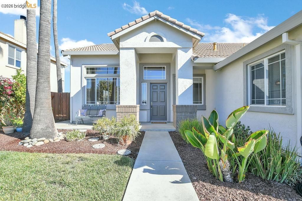 Image 4 of property listing at 4464 Cove Ln, Discovery Bay, CA 94505