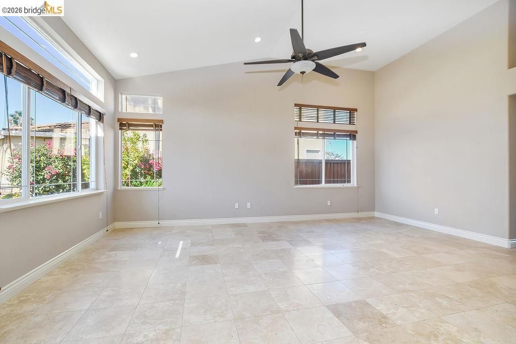 Image 6 of property listing at 4464 Cove Ln, Discovery Bay, CA 94505