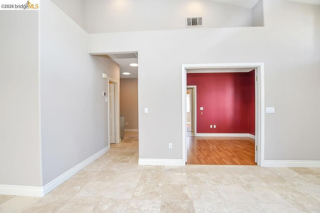 Image 8 of property listing at 4464 Cove Ln, Discovery Bay, CA 94505