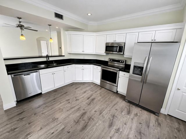 11023 Legacy Lane 301, Palm Beach Gardens, FL 33410