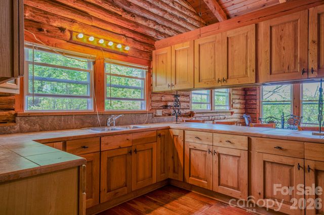 143 Gouge Cemetery Road, Bakersville, NC 28705