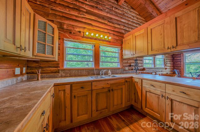 143 Gouge Cemetery Road, Bakersville, NC 28705