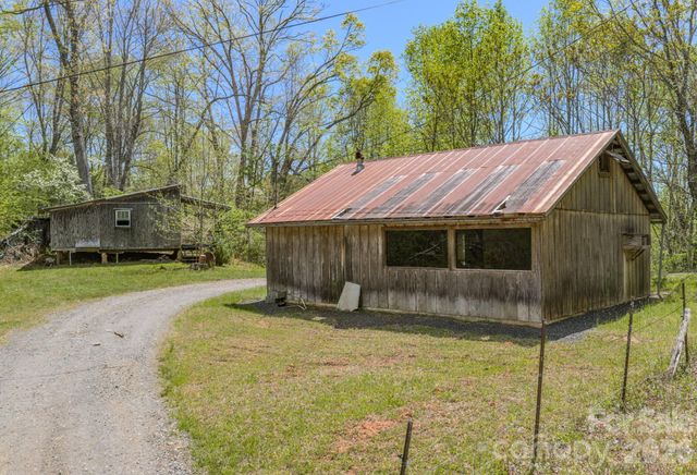 143 Gouge Cemetery Road, Bakersville, NC 28705