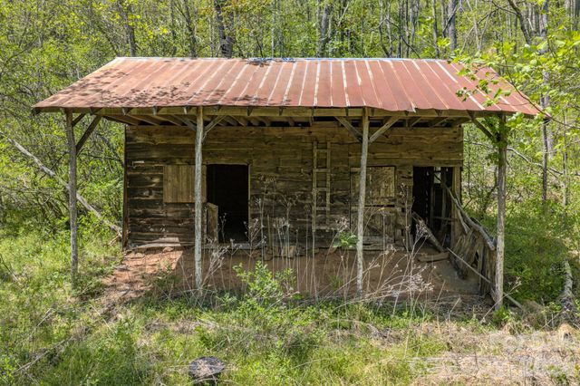 143 Gouge Cemetery Road, Bakersville, NC 28705