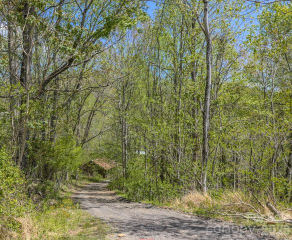 143 Gouge Cemetery Road, Bakersville, NC 28705