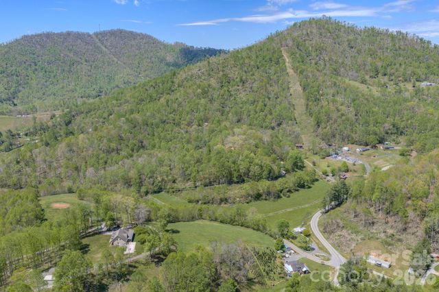 143 Gouge Cemetery Road, Bakersville, NC 28705