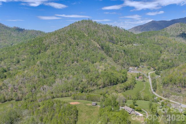 143 Gouge Cemetery Road, Bakersville, NC 28705