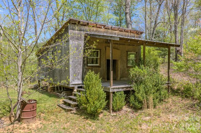143 Gouge Cemetery Road, Bakersville, NC 28705