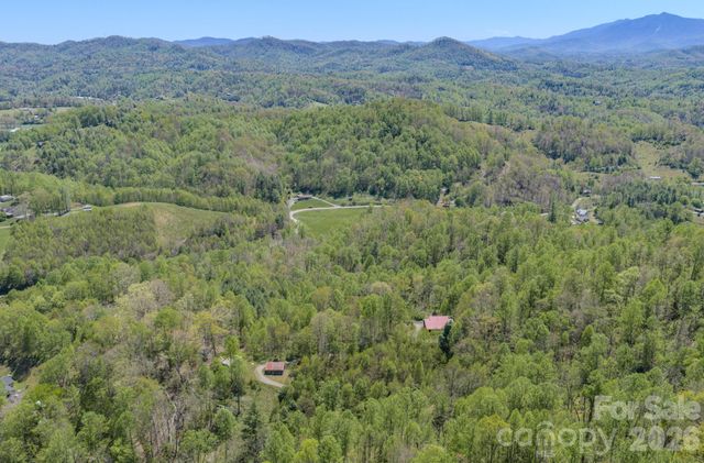 143 Gouge Cemetery Road, Bakersville, NC 28705