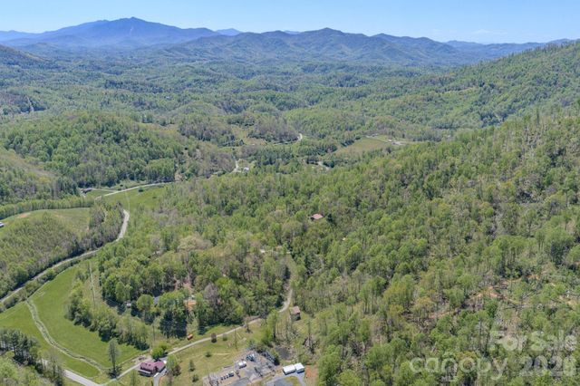 143 Gouge Cemetery Road, Bakersville, NC 28705