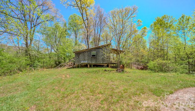 143 Gouge Cemetery Road, Bakersville, NC 28705