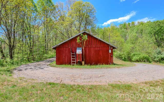 143 Gouge Cemetery Road, Bakersville, NC 28705