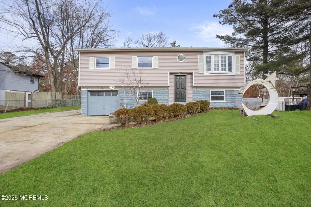 1184 Dell Street, Toms River, NJ 08755