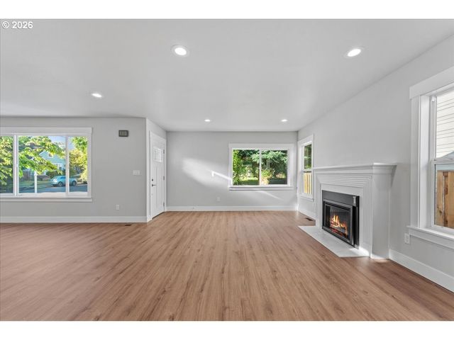 2505 N WINCHELL St, Portland, OR 97217