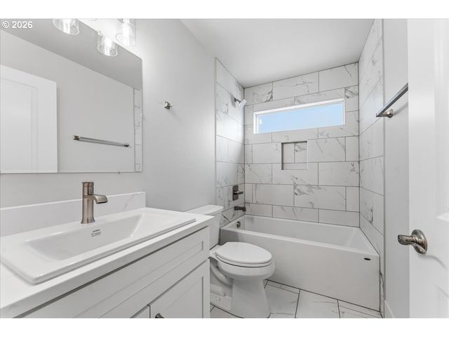 2505 N WINCHELL St, Portland, OR 97217