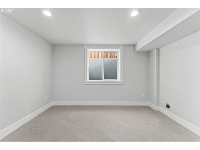 2505 N WINCHELL St, Portland, OR 97217