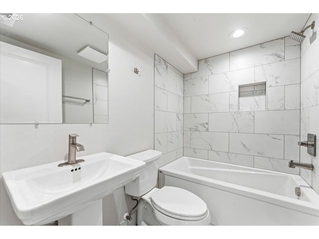 2505 N WINCHELL St, Portland, OR 97217
