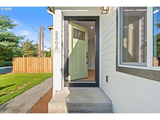 2505 N WINCHELL St, Portland, OR 97217