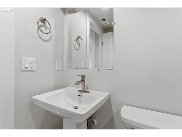 2505 N WINCHELL St, Portland, OR 97217