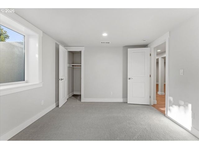 2505 N WINCHELL St, Portland, OR 97217