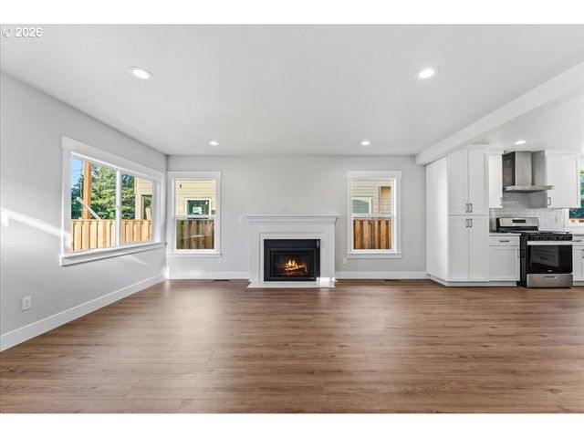 2505 N WINCHELL St, Portland, OR 97217