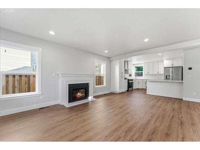 2505 N WINCHELL St, Portland, OR 97217