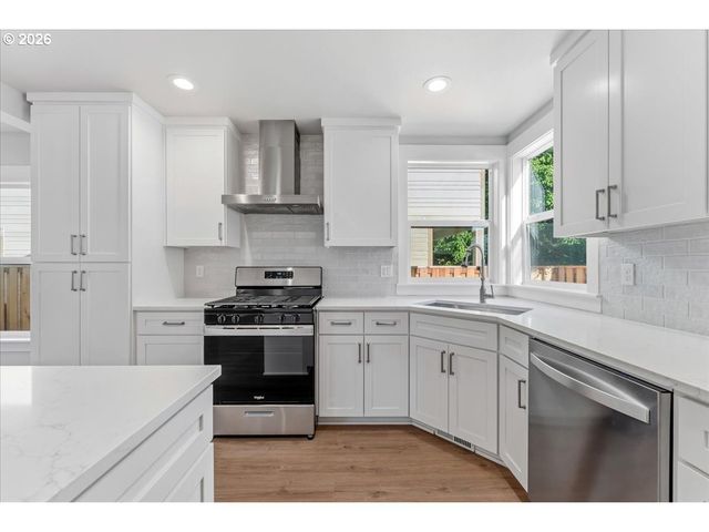 2505 N WINCHELL St, Portland, OR 97217