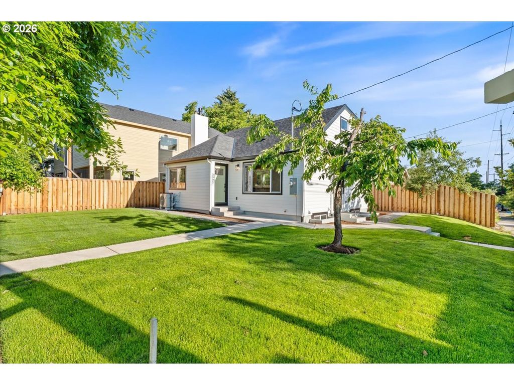 2505 N WINCHELL St, Portland, OR 97217