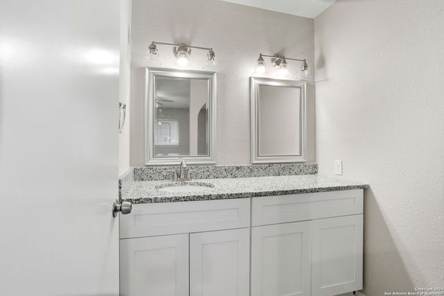 5986 MIDCROWN DR, San Antonio, TX 78218