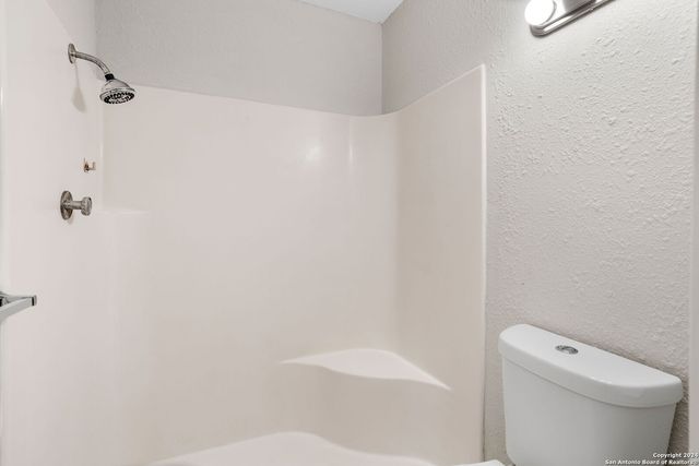 5986 MIDCROWN DR, San Antonio, TX 78218