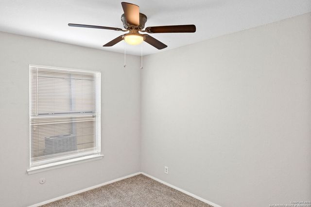 5986 MIDCROWN DR, San Antonio, TX 78218