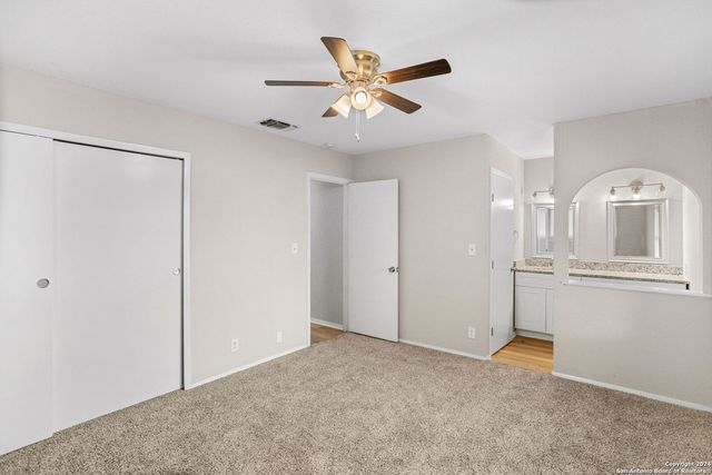 5986 MIDCROWN DR, San Antonio, TX 78218