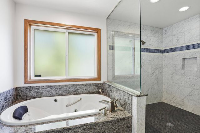 202 E Shore Rd, Nine Mile Falls, WA 99026