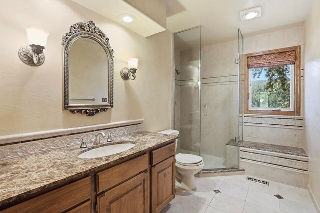 202 E Shore Rd, Nine Mile Falls, WA 99026