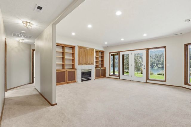 202 E Shore Rd, Nine Mile Falls, WA 99026