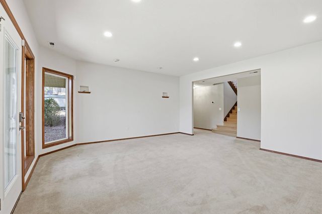 202 E Shore Rd, Nine Mile Falls, WA 99026