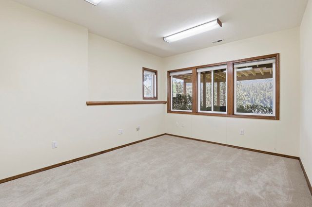 202 E Shore Rd, Nine Mile Falls, WA 99026