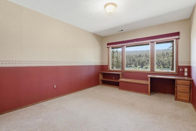 202 E Shore Rd, Nine Mile Falls, WA 99026