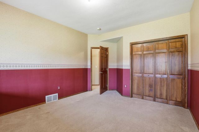 202 E Shore Rd, Nine Mile Falls, WA 99026