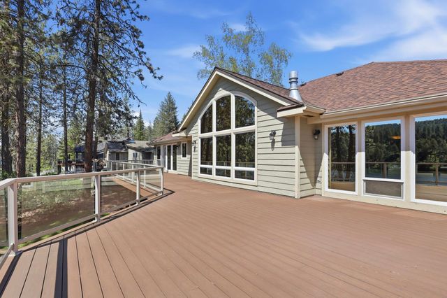 202 E Shore Rd, Nine Mile Falls, WA 99026