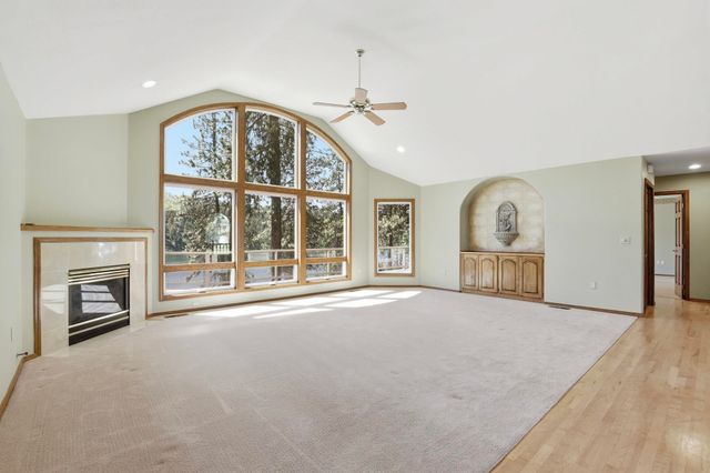 202 E Shore Rd, Nine Mile Falls, WA 99026