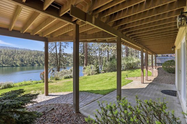 202 E Shore Rd, Nine Mile Falls, WA 99026